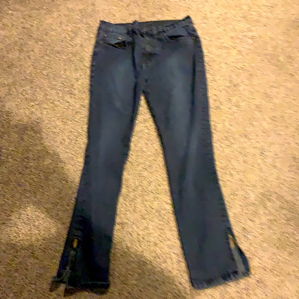 Skinny Jeans W/ Leg zipper